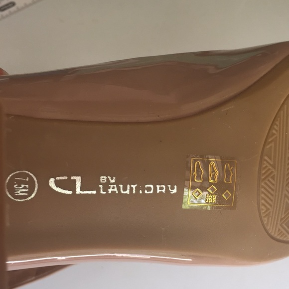 Ada style Chinese Laundry - Picture 7 of 16